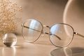 عدسی آنتی رفلکس چیست و چه تفاوتی با عدسی معمولی دارد؟
